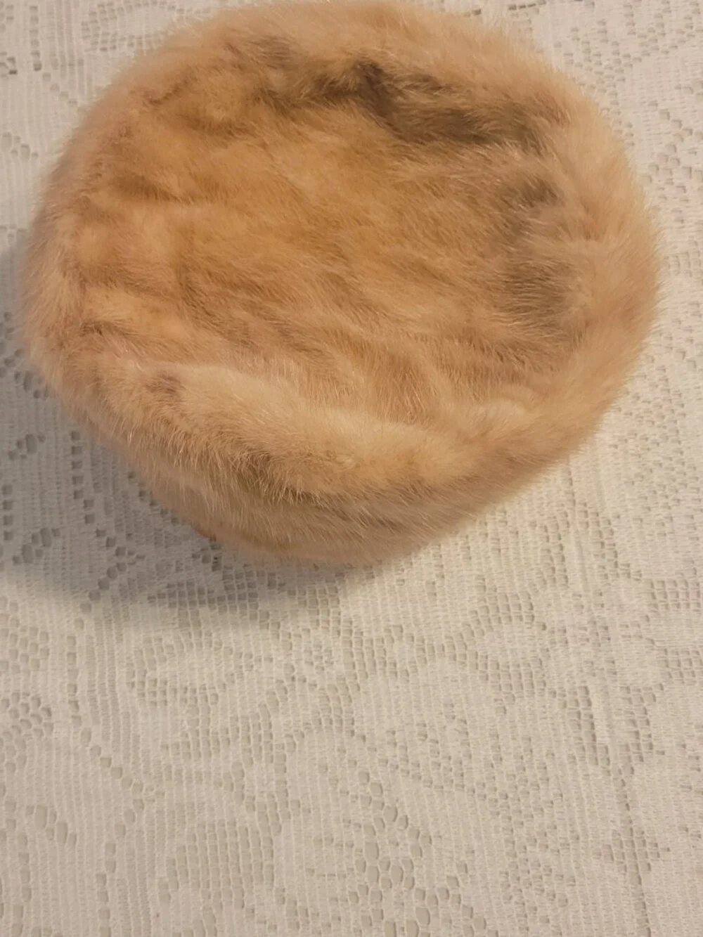 Vintage Blonde Fur Pillbox Hat - Picture 2 of 2